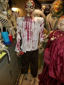 espíritu tamaño real sangriento carne comer zombi hombre mano halloween utilería berzerker - Imagen 1 de 2