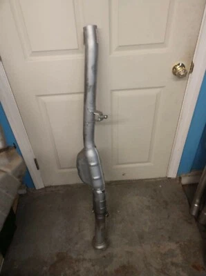 Новая центральная задняя выхлопная труба в сборе OE Saab 9-2X. 32009613 подходит для 2005 - Изображение 1 из 2