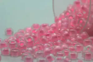 Cuentas de semillas de cristal rosa rosa LT Miyuki redondas Rocailles 8/0 teñidas en el interior RR-207 - Imagen 1 de 1
