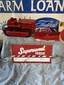 Vintage IH International Harvester TD24 Crawler Diesel Product Miniature Parts - Picture 1 of 13