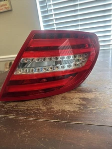 2012-2014 Mercedes Benz C-Class Right Passenger Side LED Tail Light OEM PART. U - Picture 1 of 10