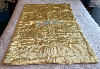 Manta bebé Quiltex vintage amarilla acolchada diseño cesta de flores relleno de lana 44X33 Foto 1 de 4