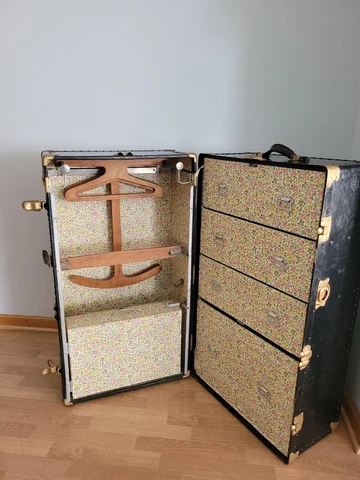 Vintage STEAMER Travel TRUNK Black And White Cover
