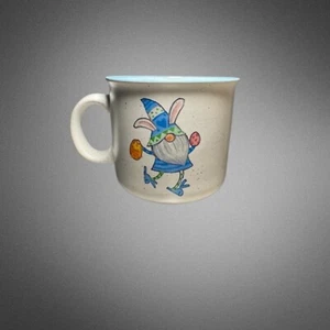 Karottenaufnäher Landhaus Kaffeebecher groß Frühling Ostern blau Blumen Hase Wichtel - Bild 1 von 3