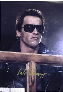FOTO DE GRAN TAMAÑO firmada por Arnold Schwarzenegger Terminator certificado de autenticidad - Imagen 1 de 3