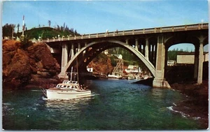 Depoe Bay on the Ocean Coast,  Charter Boats, Oregon Postcard - Picture 1 of 2