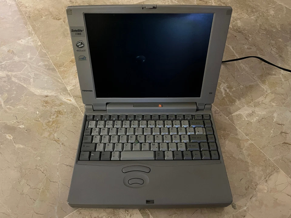 Notebook TOSHIBA Satellite 110CS Pentium I  8Mb/HDD 802Mb to repair or for parts - Imagen 1 de 4