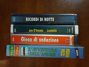 VIDEOCASSETTE VHS - Erotico - 4 Film - Anni dal 1986 al 1990 - Usato. - Foto 1 di 6