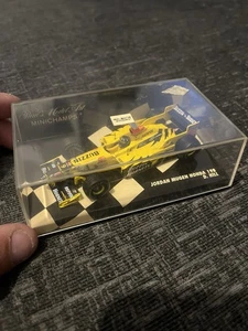 *MINICHAMPS 1:43 F1 JORDAN MUGEN HONDA 198 D.HILL #430 980009 IN CASE - Picture 1 of 3