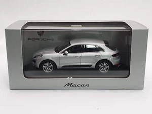 Porsche Macan Minichamps 1/43 Argento - Foto 1 di 2