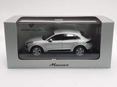 Porsche Macan Minichamps 1/43 Argento - Immagine 1 di 2