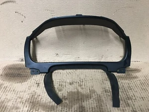 ASTON MARTIN VANTAGE V8 4.3 MANUAL BLACK PLASTIC CLOCK SURROUND 05 - 08 V W61 - Picture 1 of 24