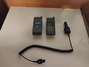 2 anciens téléphones portables Motorola Tele TAC 250 avec chargeur voiture  - Photo 1 sur 21