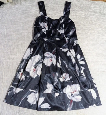 White House Black Market Sz 10 Floral Sleeveless Flare Dress Black Satin Luxury  - Image 1 of 4