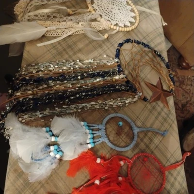 Lote de 4 Atrapasueños Hechos a Mano Atrapasueños con Plumas Colgantes-USA Foto 1 de 4