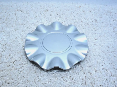 Chrysler Sebring 1997-2000 OEM tapa central de llantas de aleación de 17" MR223797 #2C-1 Foto 1 de 2
