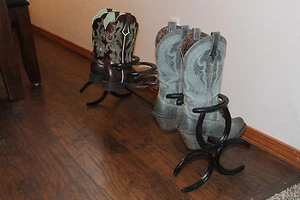 Horseshoe boot rack holds 3 pair - Picture 1 of 5