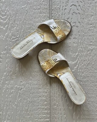 Sandalias sin cordones Salvatore Ferragamo Leopardo Floral Amarillo Talla 8 C Foto 1 de 4