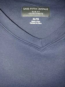 Saks Fifth Avenue Slim Fit Vee neck tee short sleeves in dark blue XL. See pics - Picture 1 of 2