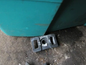 1985 honda vf1100 s v65 sabre gas tank rear mount rubber - Picture 1 of 1