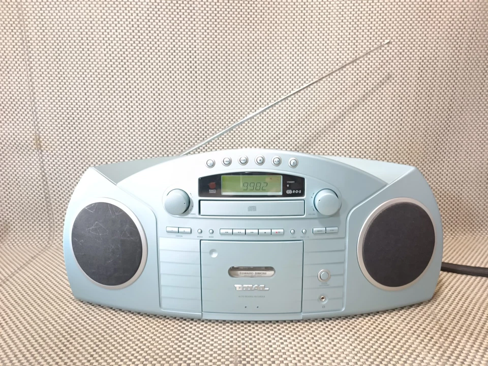 Dual CCR 2015 RDS Radiorecorder CD Kassetten Player AM/FM - Bild 1 von 4