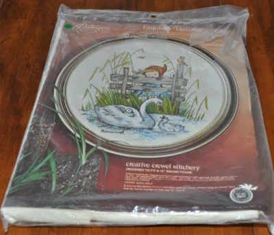 New Vintage 1977 Paragon Needle Craft Exq. Hummel Stitchery Mother Swan 0571 - Image 1 of 4