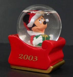 Disney Santa Mickey Mouse 2003 en trineo JCPENNEY MINI GLOBO DE NIEVE DE VIDRIO VACACIONES - Imagen 1 de 9