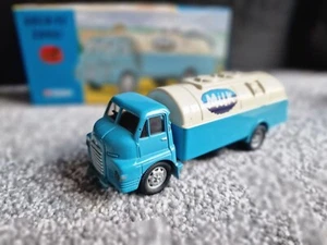 CORGI 20202 BEDFORD S TYPE MILK TANKER DELIVERY TRUCK LIMITED EDITION BOXED - Picture 1 of 10
