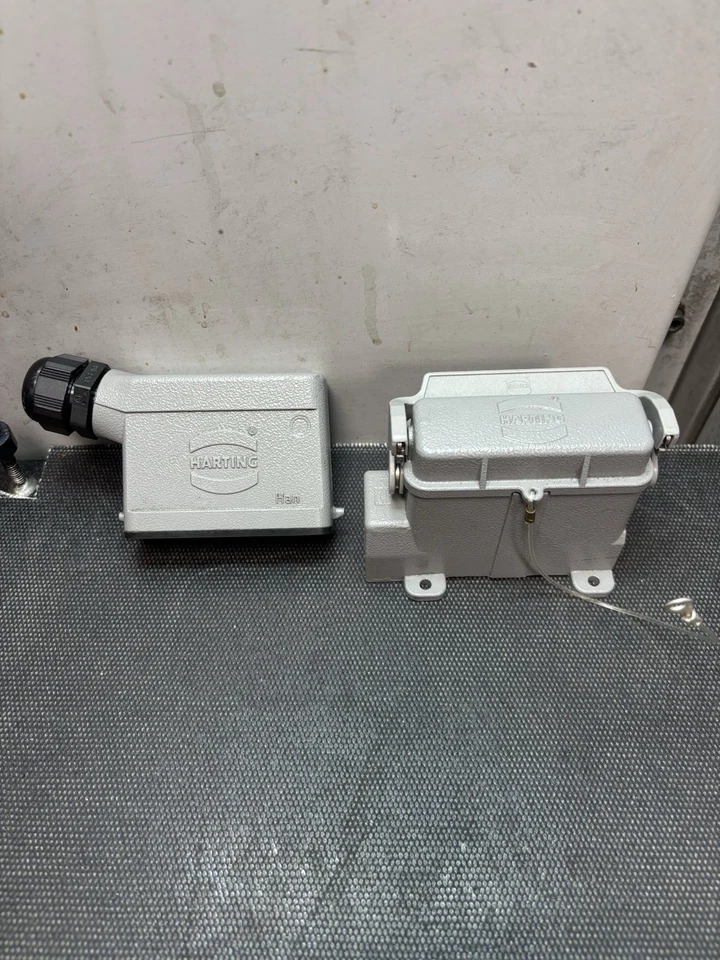 HARTING HAN M BASE 19370160272 Connector,With Cover/Hood ,HAN  16M-asg2-QB-M32 - Image 1 of 4