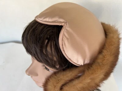 Sombrero Fascinador Píldora Rosa Pálido Desnudo Piel Visón Forma Corazón Merrimac De Colección Inusual Foto 1 de 4