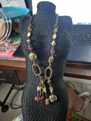 COLLAR VICTORIANO GÓTICO CUENTAS MORADAS, cuentas de vidrio y piedra. Foto 1 de 4