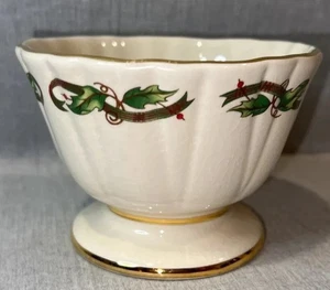 ROYAL LIMITED Holly Holiday Footed Bowl Dip Sauce Nut Candy Dish 4¾" - Picture 1 of 14