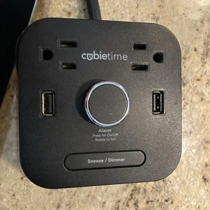 Cubie Time alarm clock with 2-110v & 2-USB Charging Ports Great Shape - Picture 1 of 4