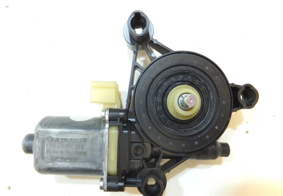 Audi A3 8V VW Golf 7 VII 5G  Fensterhebermotor vorne rechts 5Q0959801B - Bild 1 von 2