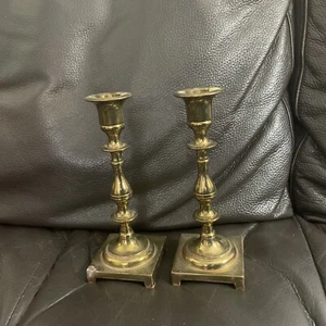 Zwei seltene Vintage 8" hohe massive Messing Kerzenständer - Bild 1 von 5