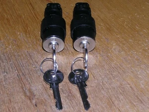 Unused - Lot 2x Siemens 3SB3000-4LD01-Z B01 Key Switch CES SSG10 latching O-I - Picture 1 of 4