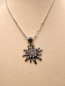 B. Collana in argento 18" fatta a mano, tedesca, argento Edelweiss e ciondolo trasparente - Foto 1 di 5