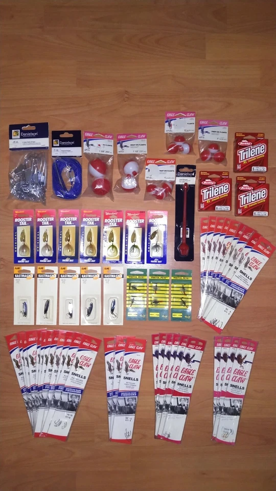 Lote de aparejos de pesca cola de gallo señuelos Kastmaster garra de águila pistola Berkley Pete Foto 1 de 4