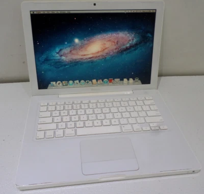 Apple MacBook 2008 - Lion OS, 320GB HDD, 2GB RAM, Intel Core 2 Duo - Image 1 of 4