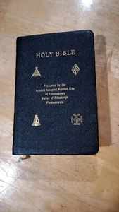 Freemasons Valley Of Pittsburgh Pennsylvania Holy Bible Presentation Edition - Bild 1 von 5
