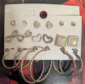 Rue21 Orecchini Multi Set Borchie, Cerchi, Cuori Fiocchi Argento 9 Paia Varietà Set - Foto 1 di 4