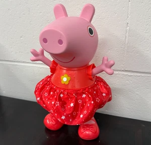 Peppa Pig Peppa’s Muddy Puddles Party Bambola che Canta e Balla, Giocattolo Interattivo - Foto 1 di 11