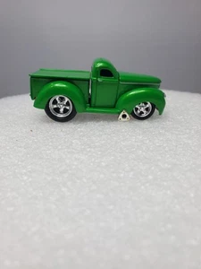 Muscle Machines 1940 Willys Pickup Truck Green Diecast 1:64 Scale - Picture 1 of 6