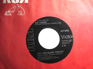 TOKENS * 45 * The Lion Sleeps Tonight / B'Wa Nina * CANADIAN N/MINT ! Vinyl * RI - Picture 1 of 1