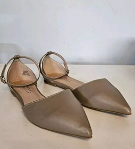 Journee Collection Reba Women's WD 7 Taupe Ankle Strap Leather Sandal Flats - Picture 1 of 10