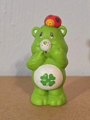 Mini figura de plástico vintage 1984 Care Bears 2" Good Luck Bear con Ladybug Foto 1 de 4