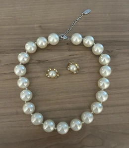 Ann Taylor Chunky 15.7 mm Faux White Pearl  Adj. 16" Choker Necklace & Earrings - Picture 1 of 9