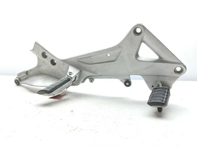 03-10 Honda ST1300 dianteiro direito driver peg traseiro com peg de passageiro - Imagem 1 de 4