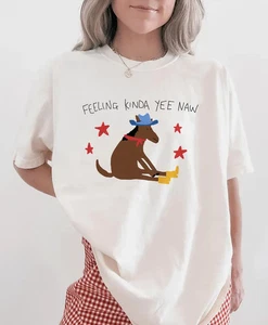 T-shirt Funny Feeling Kinda Yee Naw unisex uomo donna 2 - Foto 1 di 4