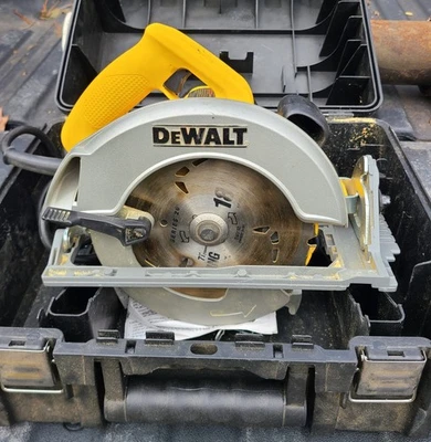 Dewalt DW368 120V Corded 7.25" Circular Saw - Image 1 of 3